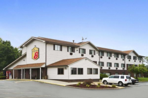 Super 8 by Wyndham New Castle, New Castle